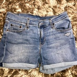 LEVI DENIM SHORTS